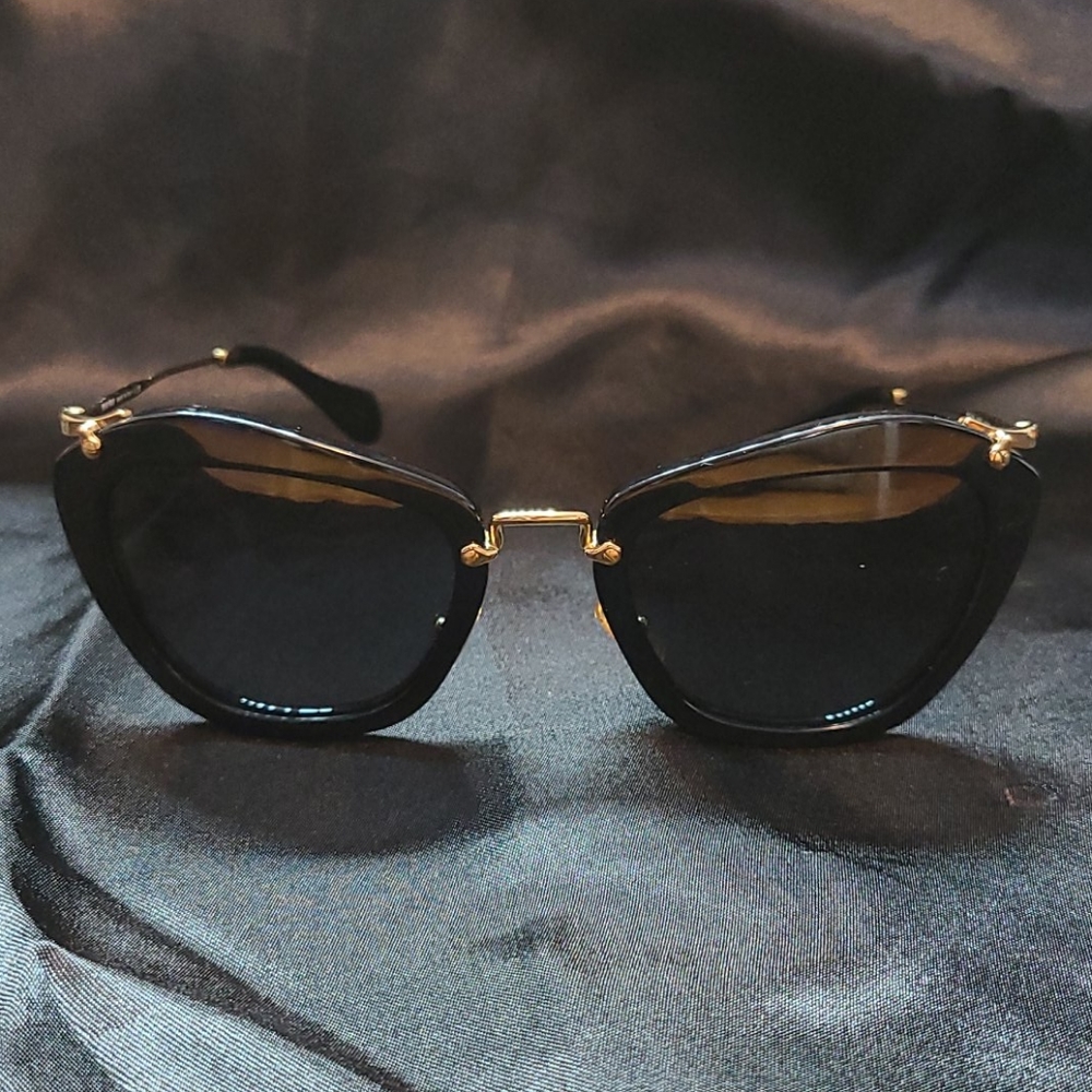 Miu miu sunglasses SMU 10N